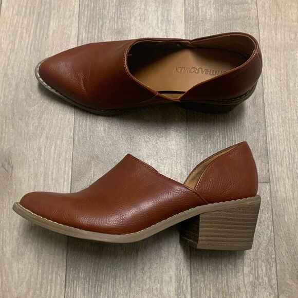 Cynthia‎ Rowley Eddie Faux Leather Casual Heel Pointed Toe Bootie Shoes - Picture 1 of 7